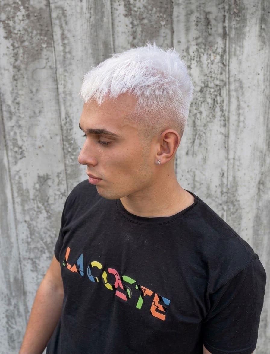 Crop texturizado con fade y tinte blanco platino